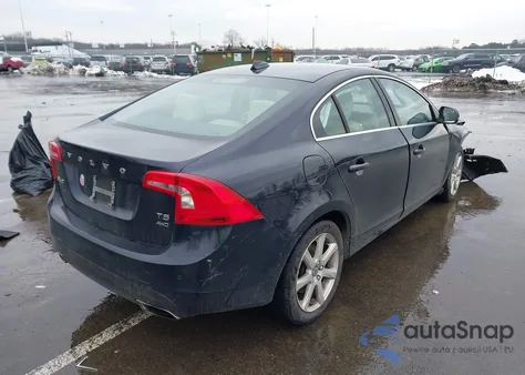 2016 Volvo S60 T5 Premier z USA, uszkodzony, nr VIN YV1612TK8G2405385
